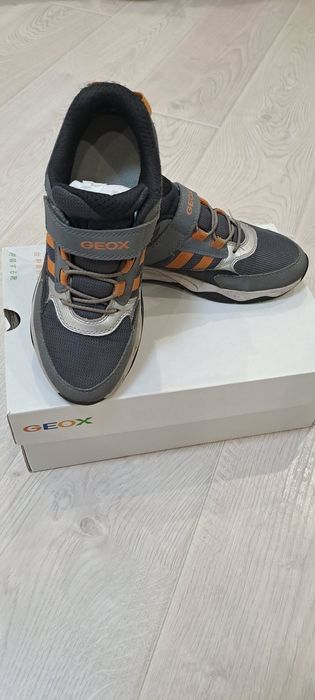 Кросівки Geox 37 розмір