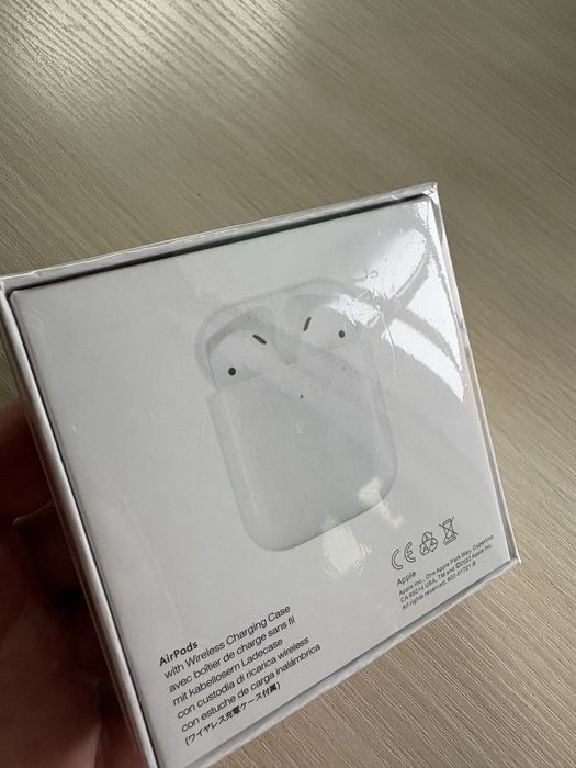 Apple AirPods  НОВІ упаковка не порушена з бездротовим зарядним кейсом