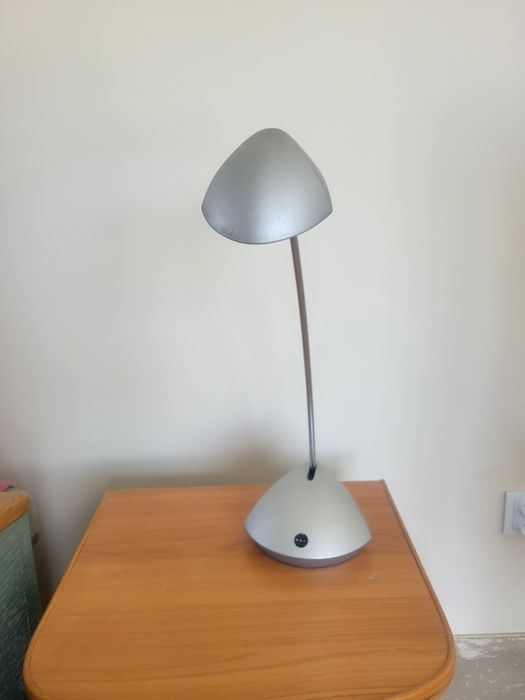 Lampka biurkowa szara