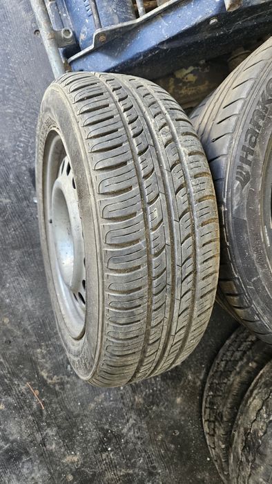 Pneu seminovo 185/60R14 Activa II com jante incluída
