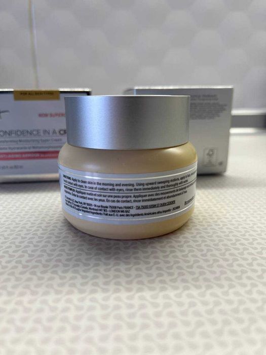 Антивіковий крем для обличчя IT Cosmetics Confidence In A Cream