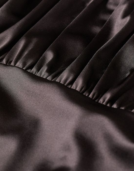 Коротке темно-коричневе плаття