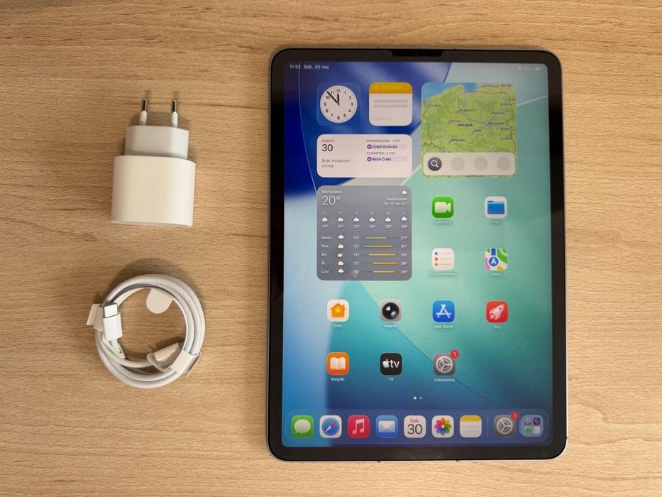 JAK NOWY Tablet iPad Pro A2761 11" 4. generacji M2 z klawiaturą