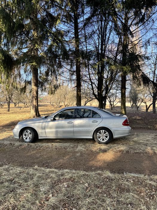 Mercedes-Benz E-class 211