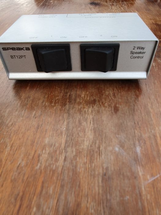 Rozdzielacz głośnikowy  SPLITTER 1x-2x B-TECH BT12