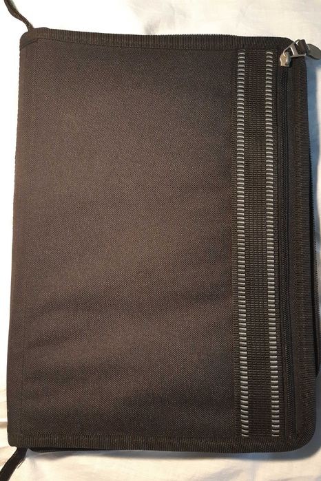 Pasta Multiusos em Preto