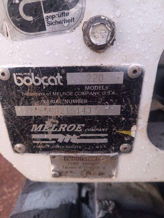 Mini giratória Bobcat 220