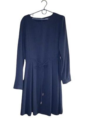 Гарна жіноча сукня