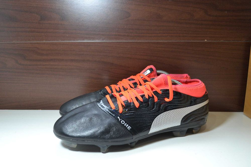 puma one 18.1 бутсы 45р оригинал копочки бампы шиповки кожаные