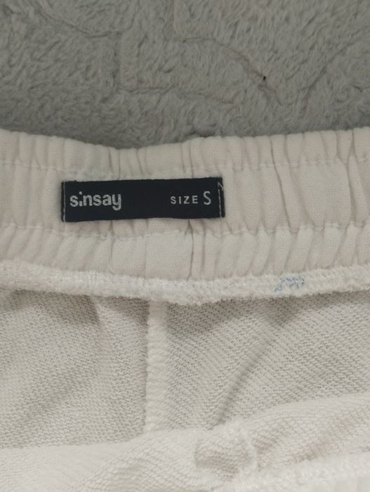 Spodenki białe Sinsay