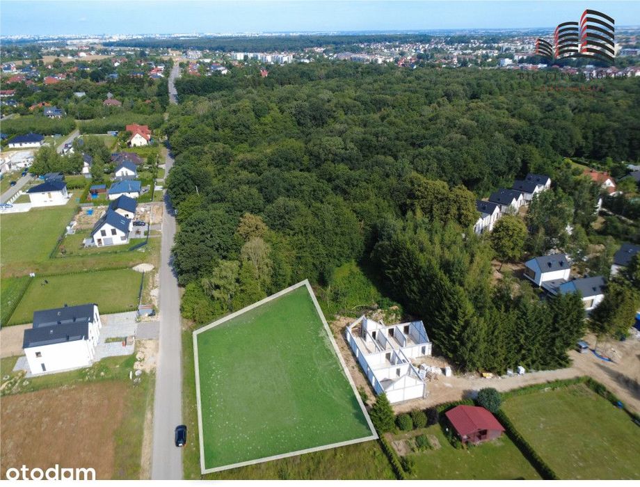 działka budowlana przy lesie w Świdniku