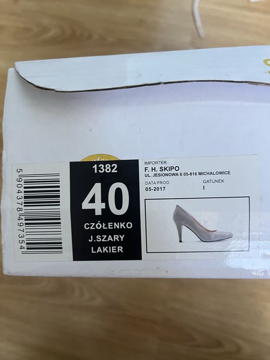 Buty damskie cztery pary zestaw rozmiar 40-42,5 do dlaszej sprzedaży NIKE