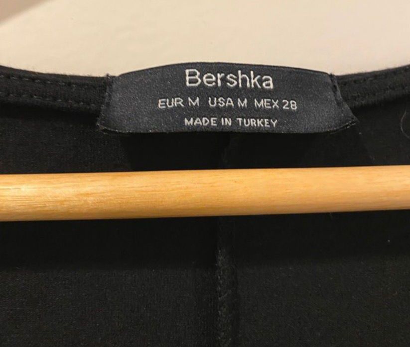 Macacão preto  - Bershka