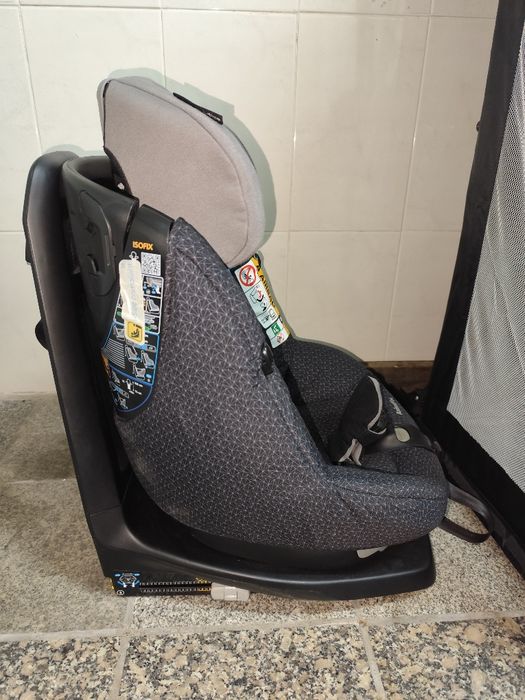 Cadeira auto BebeConfort AxissFix