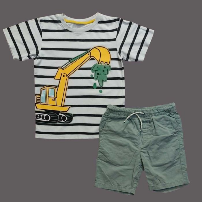 Zestaw 3 cz.: 2 szt. T-shirt + krótkie spodenki rozmiar 116/122 cm
