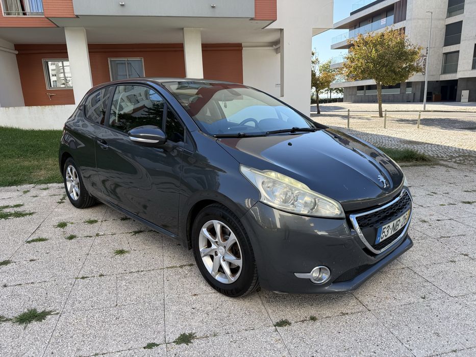 Peugeot 208 1.6 HDI 92cv SPORT — photo 2