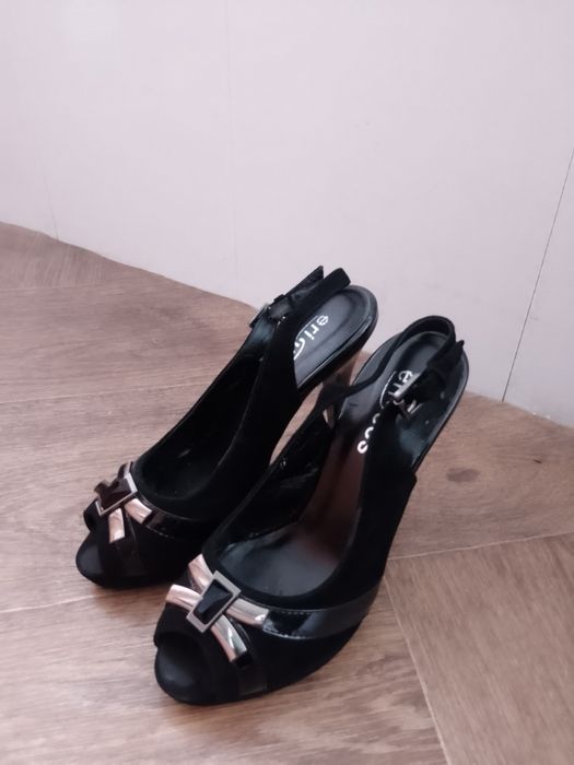 Босоніжки чорні, 33 розмір