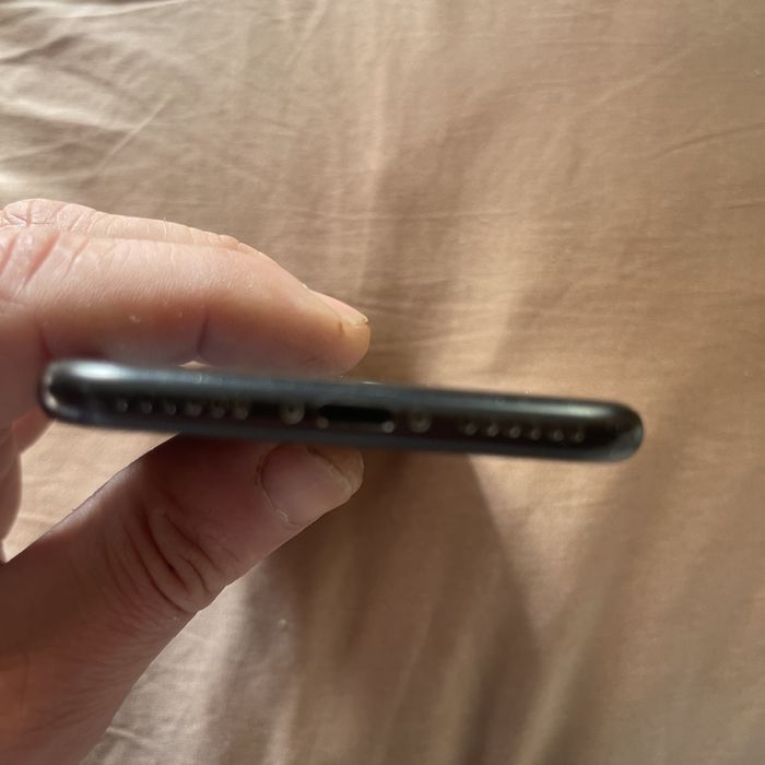 Продам Iphone 7 32gb icloud