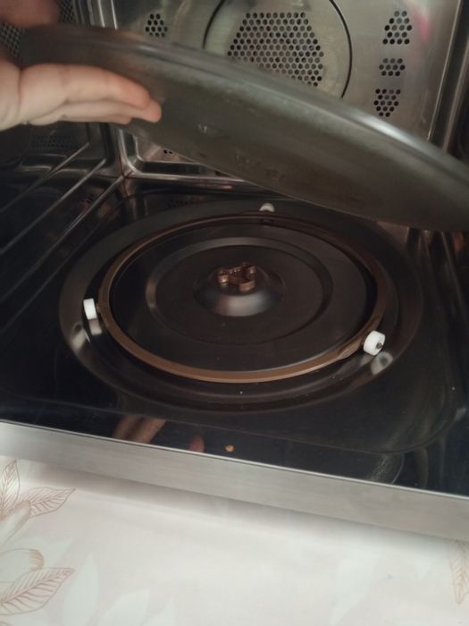 Мікрохвильова піч 2 в1