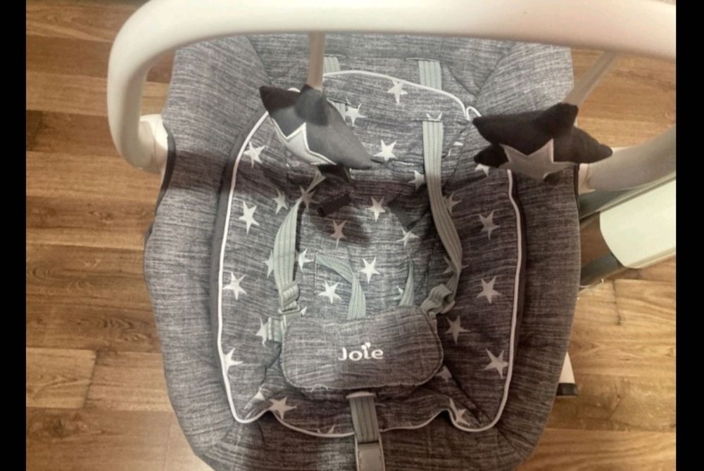 Колисальний центр joie в гарному стані
