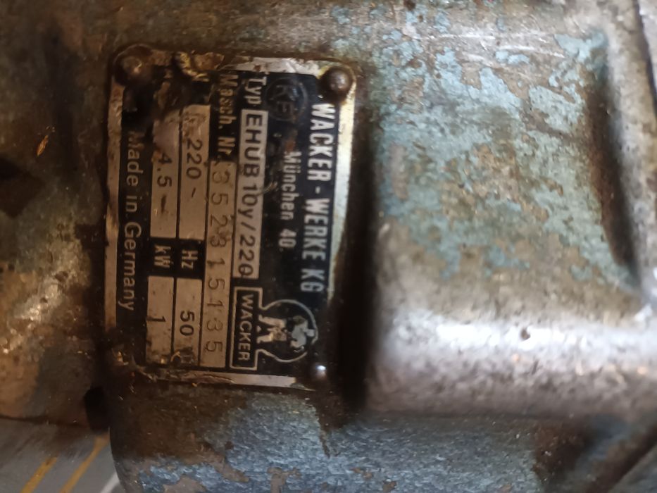 Młot wyburzeniowy Wacker