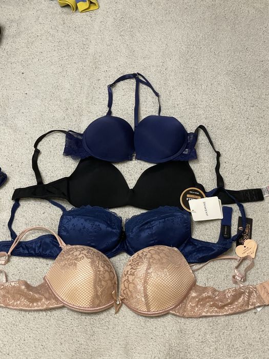 Бюстгалтери жіночі