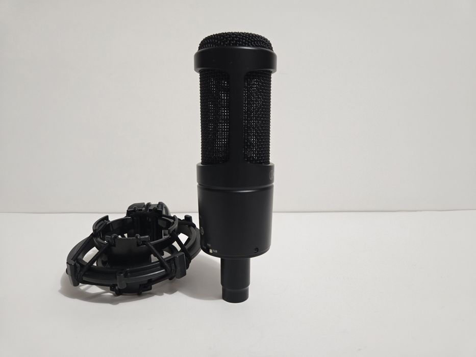 Студійний конденсаторний мікрофон Audio-Technica AT2035