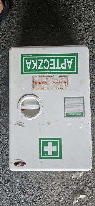 Apteczka metalowa biała