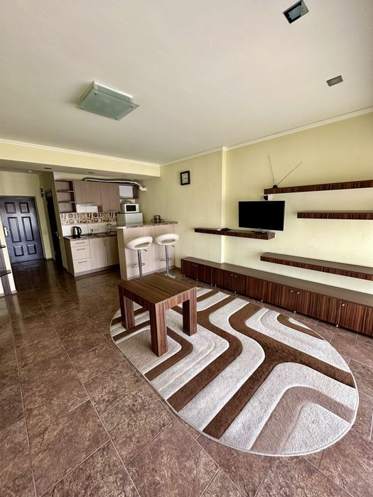 1 к квартира . Жк на пр.Поля