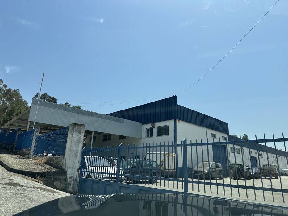 Armazem e lugradora Chamusca perto do terminal tir dos riachos