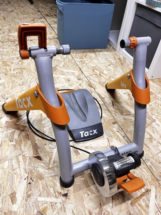 Trenażer TACX Satori