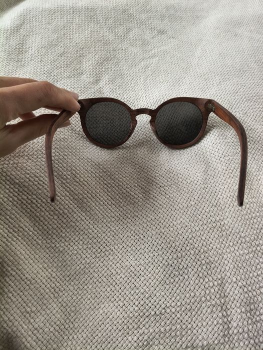 Drewniane okulary przeciwsłoneczne