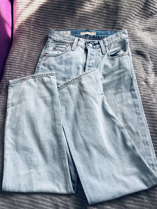 нові голубі жіночі джинси Levi’s, на ґудзиках, 23 розмір