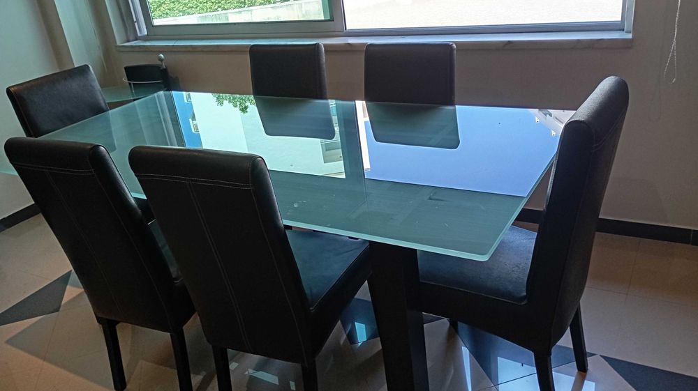 Mesa de Jantar com 6 cadeiras