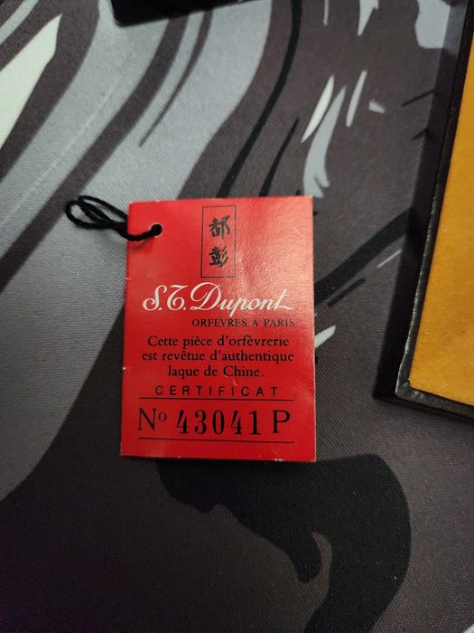 Isqueiro S.T. Dupont laca da China azul e dourado, com caixa e certificado