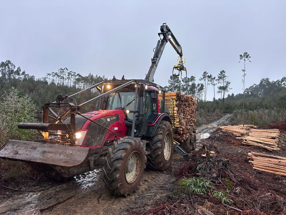 Trator Valtra t153