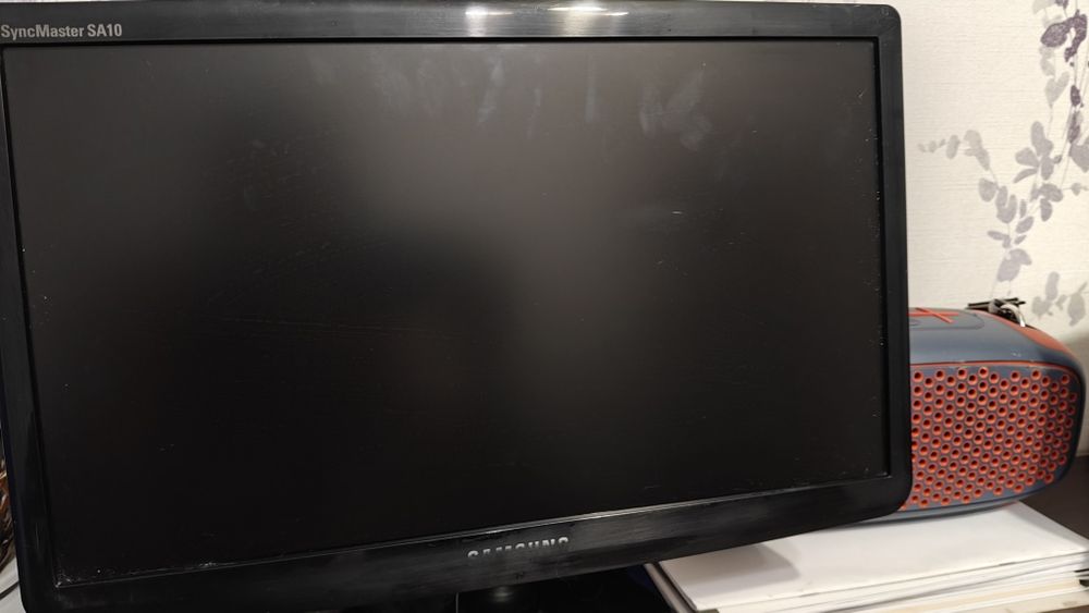 Продам samsung s19a10  разрешение 1366*768