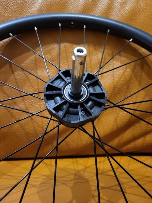 tylne felga wózka przyczepki rowerowej Thule Chariot Sport 2