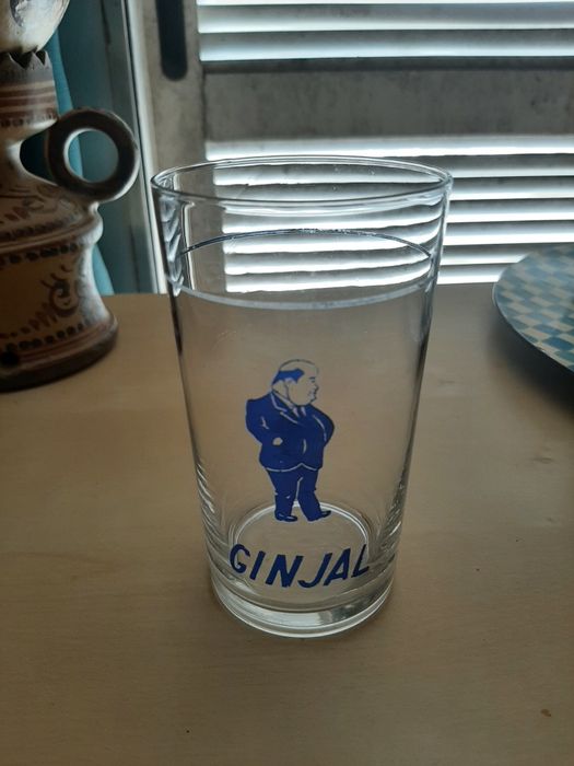 Copo de vidro Ginjal