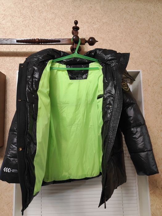 Продам зимнюю куртку,почти новая.