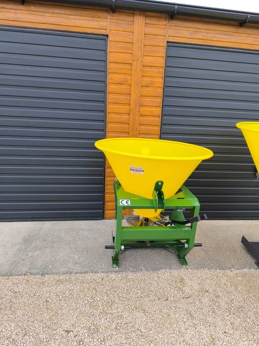 Nowy desing - 6 łopatek rozsiewających z regulacją 4-24 rozsiewacz