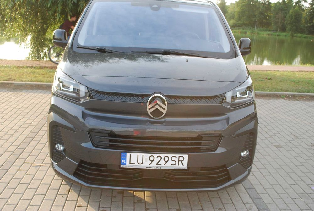 Wynajem busa wynajem busów 9 osób Citroen SPACETOURER Nowy Model 2024