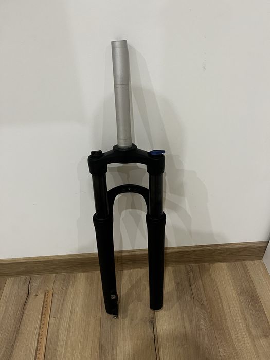 Продам вилку sr suntour  x1 coil RLR