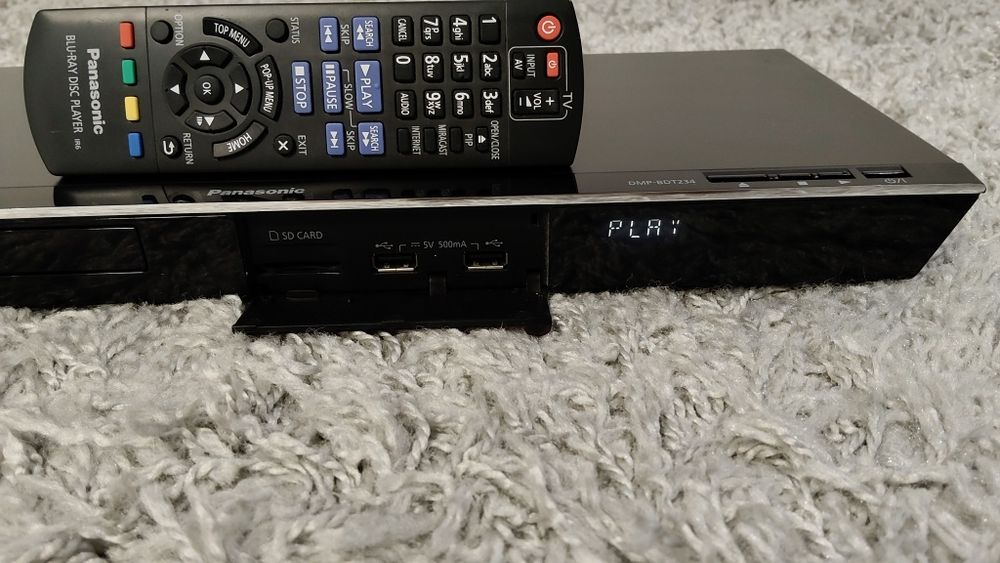 BLU-RAY SD Card DVD CD Player Panasonic DMP-BDT234 HDMI pilot