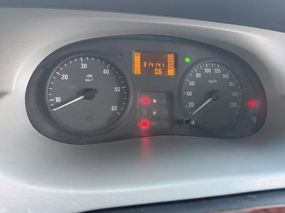 Продам Opel Vivaro 2.5