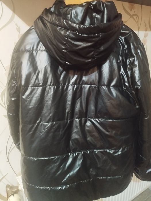 Czarna zimowa damska kurtka
