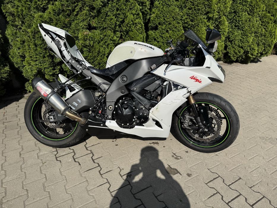 10万円から3万円です。Gavriel 10万円から3万円です。Gavriel 2025 Ninja ZX-10R モーター
