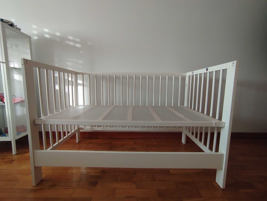 Berço / cama de grades