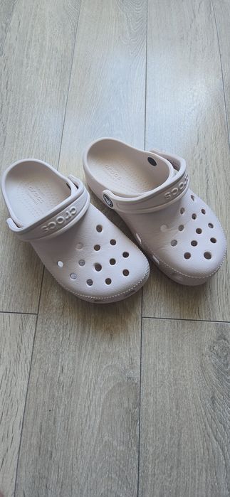 Crocs klapki C13