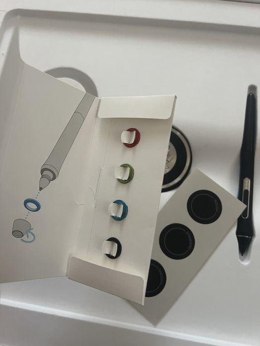 Wacom Intuos Pro  PTH-860